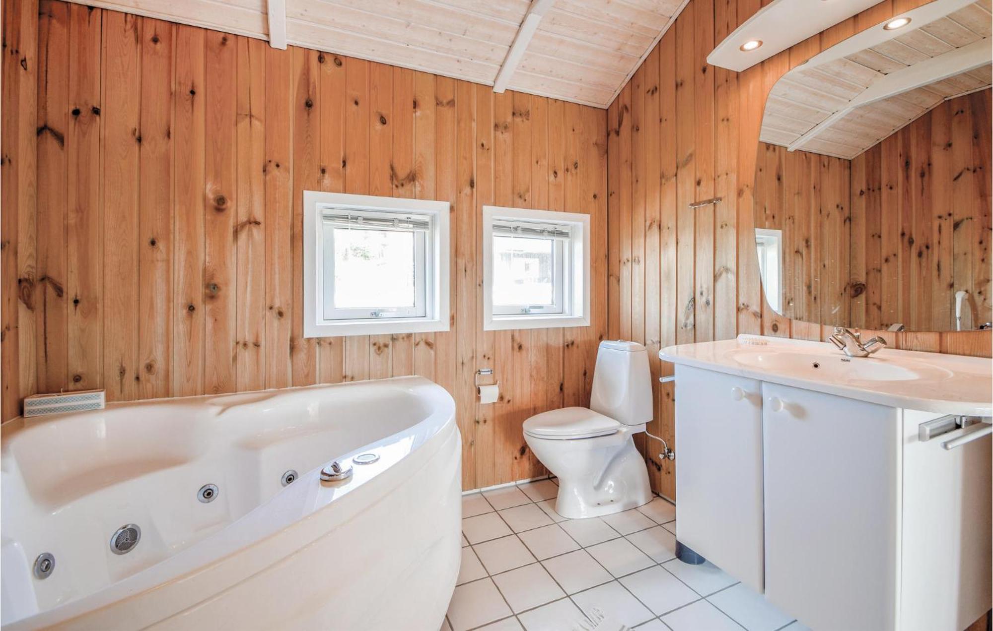 Amazing Home In Bjert With Wifi Binderup Strand Экстерьер фото
