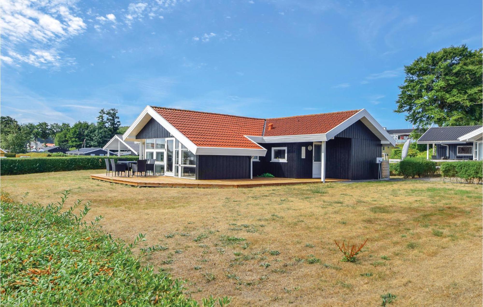 Amazing Home In Bjert With Wifi Binderup Strand Экстерьер фото